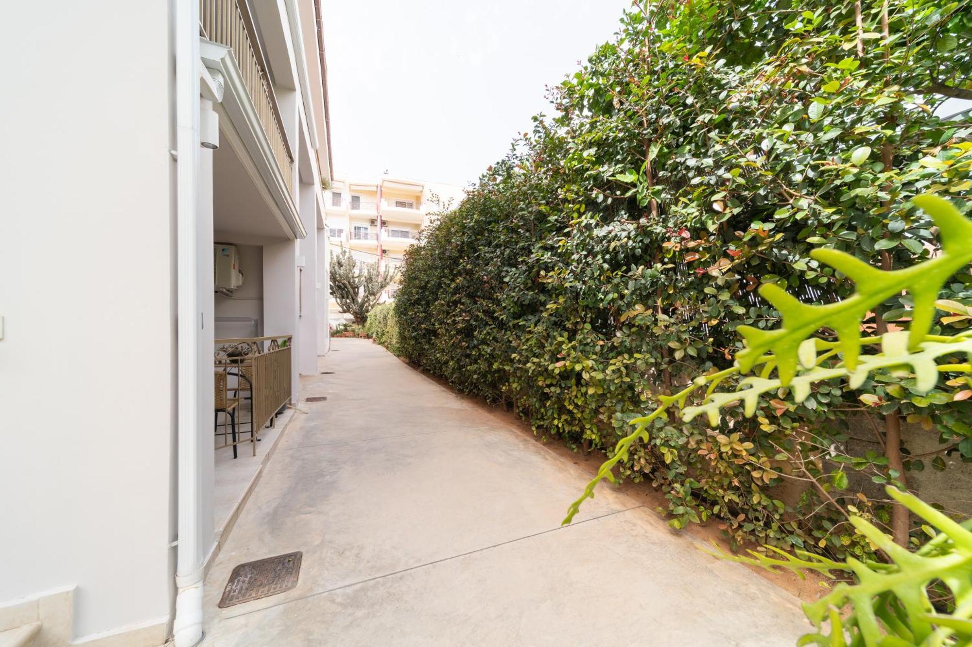 Cactus - Blooming Garden Apartments Kalamata Exterior foto